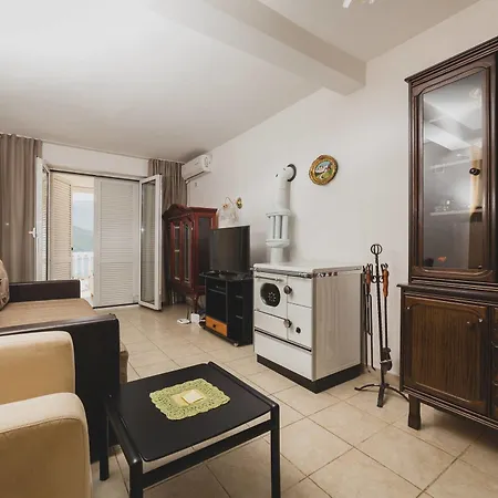 Ana Apartman *