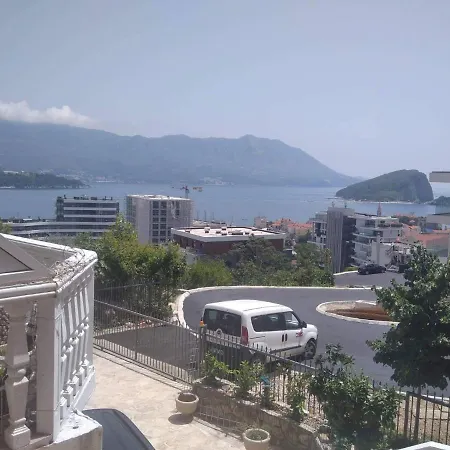 Ana * Budva