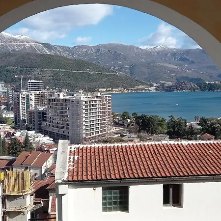 Ana Apartman *