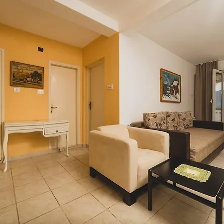 Ana Apartment