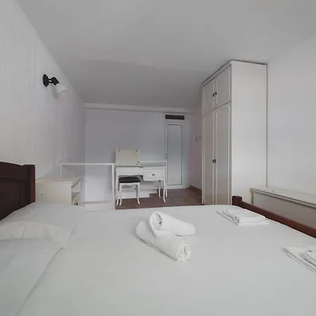 Ana Apartment *
