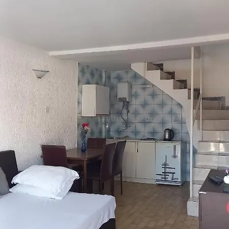 Ana Apartment *
