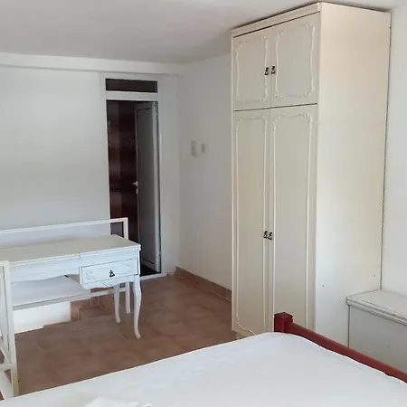 Ana Apartment *